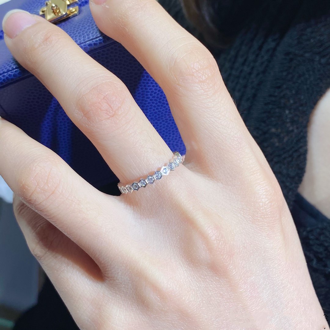 [Panda Jewelry]BEE LOVE DIAMOND PAVED SMALL RING