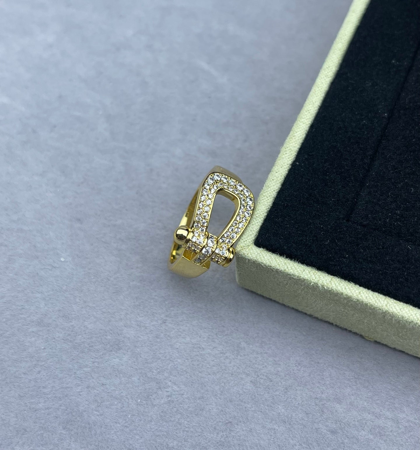 [Panda Jewelry]Wide Hoof-Shaped Diamond-Studded Ring