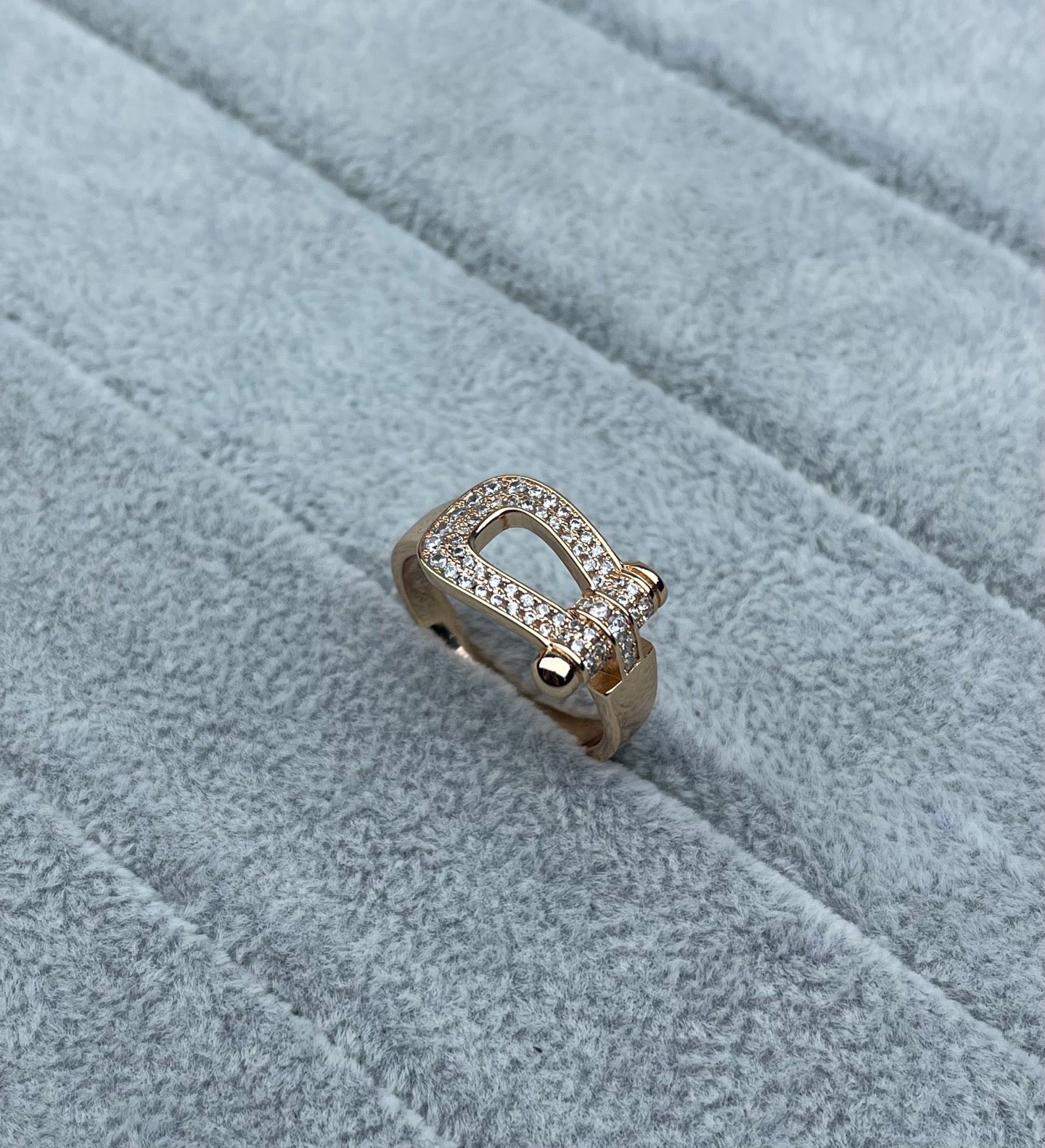 [Panda Jewelry]Wide Hoof-Shaped Diamond-Studded Ring