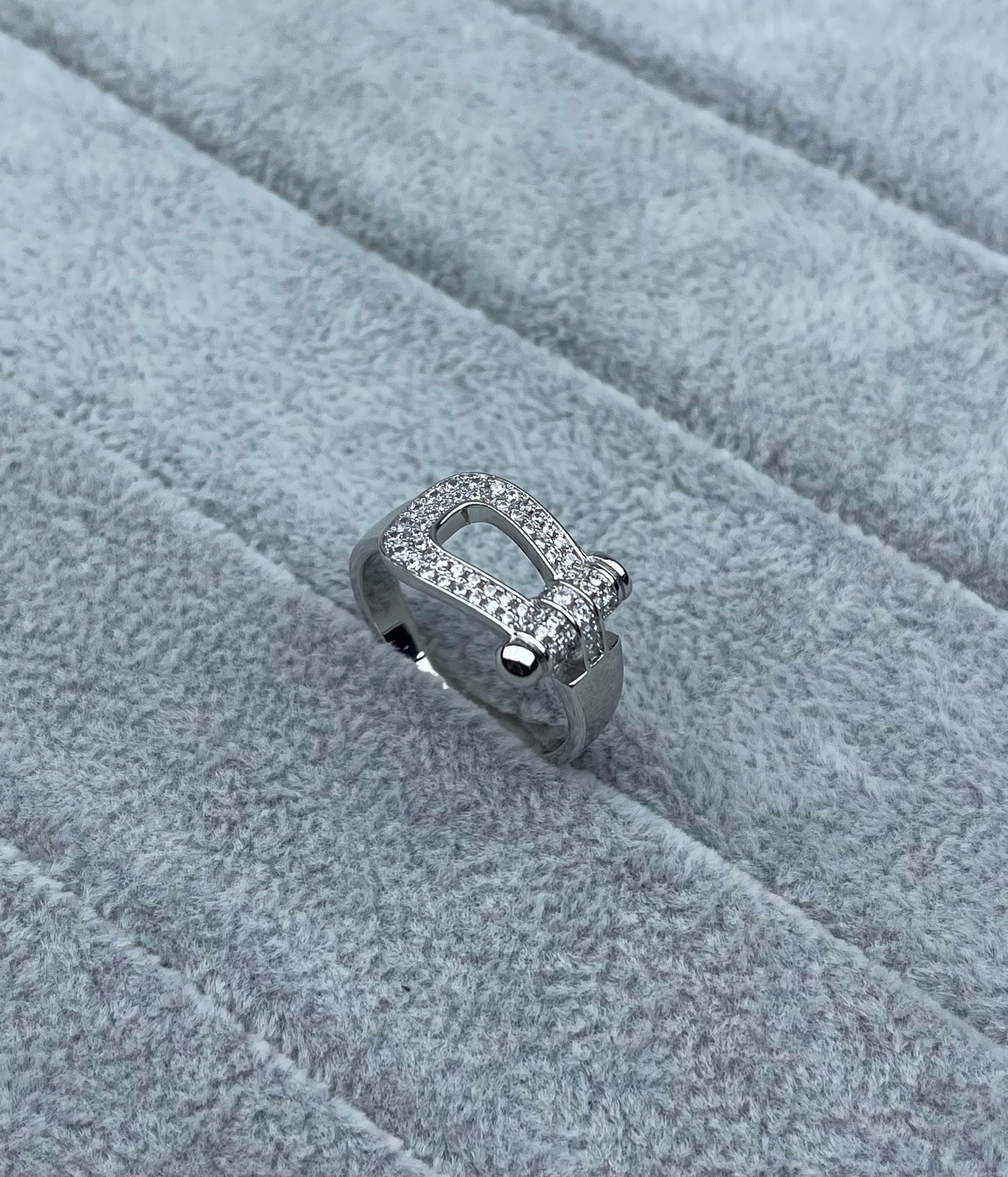 [Panda Jewelry]Wide Hoof-Shaped Diamond-Studded Ring