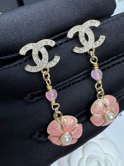 [Panda Jewelry]26C Pink Camellia Enamel Pendant with Double C Earrings