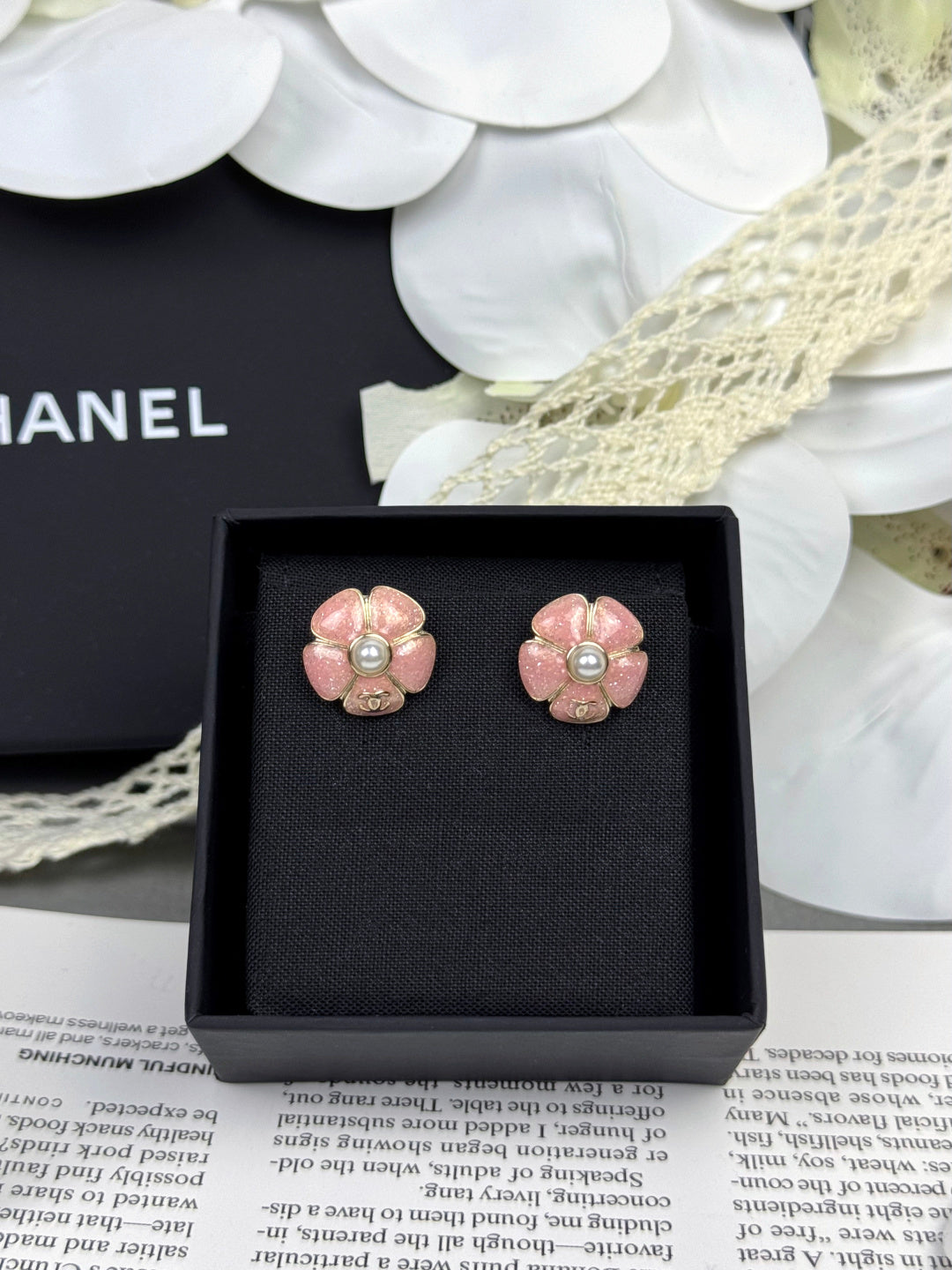 [Panda Jewelry]26C Pink Camellia Pearl Enamel Stud Earrings