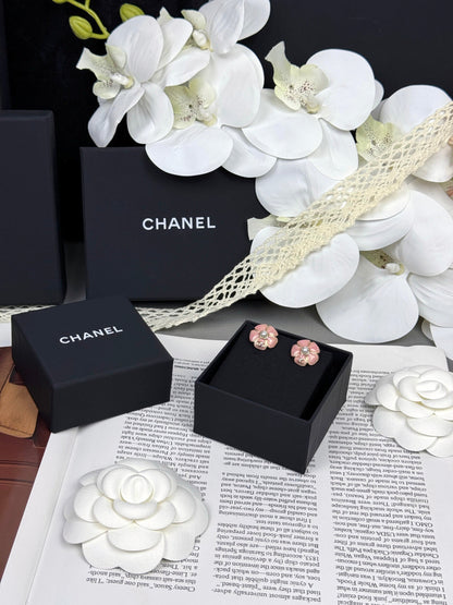 [Panda Jewelry]26C Pink Camellia Pearl Enamel Stud Earrings