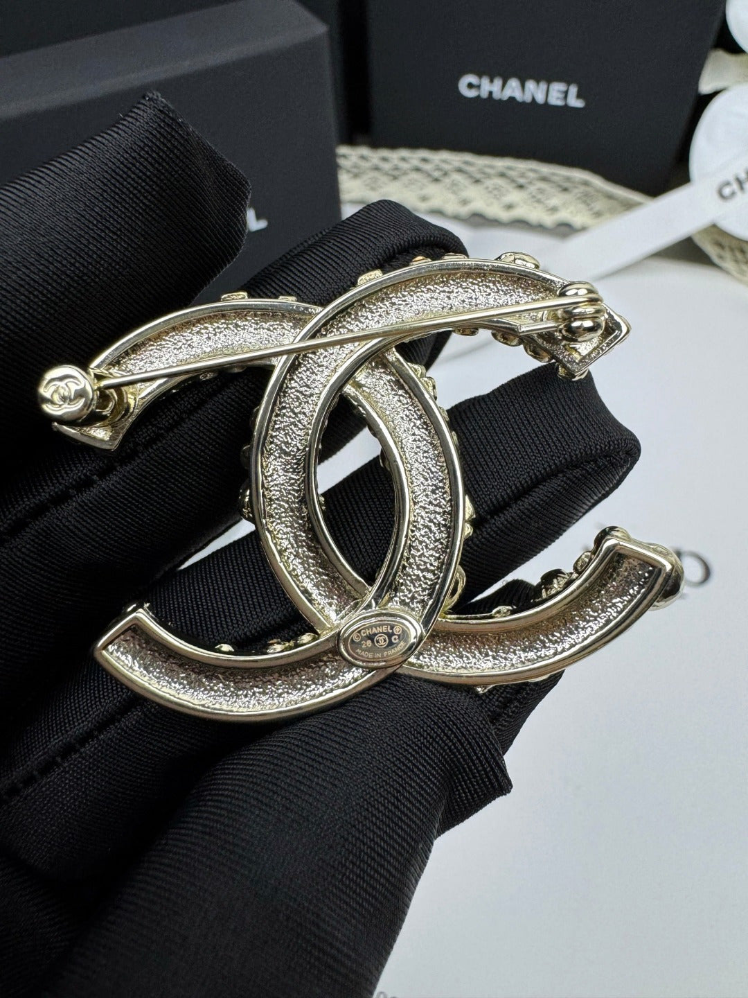 [Panda Jewelry]26C Pink-White Enamel Ice Cream Cone Double C Brooch