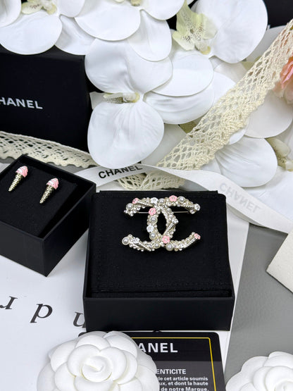 [Panda Jewelry]26C Pink-White Enamel Ice Cream Cone Double C Brooch