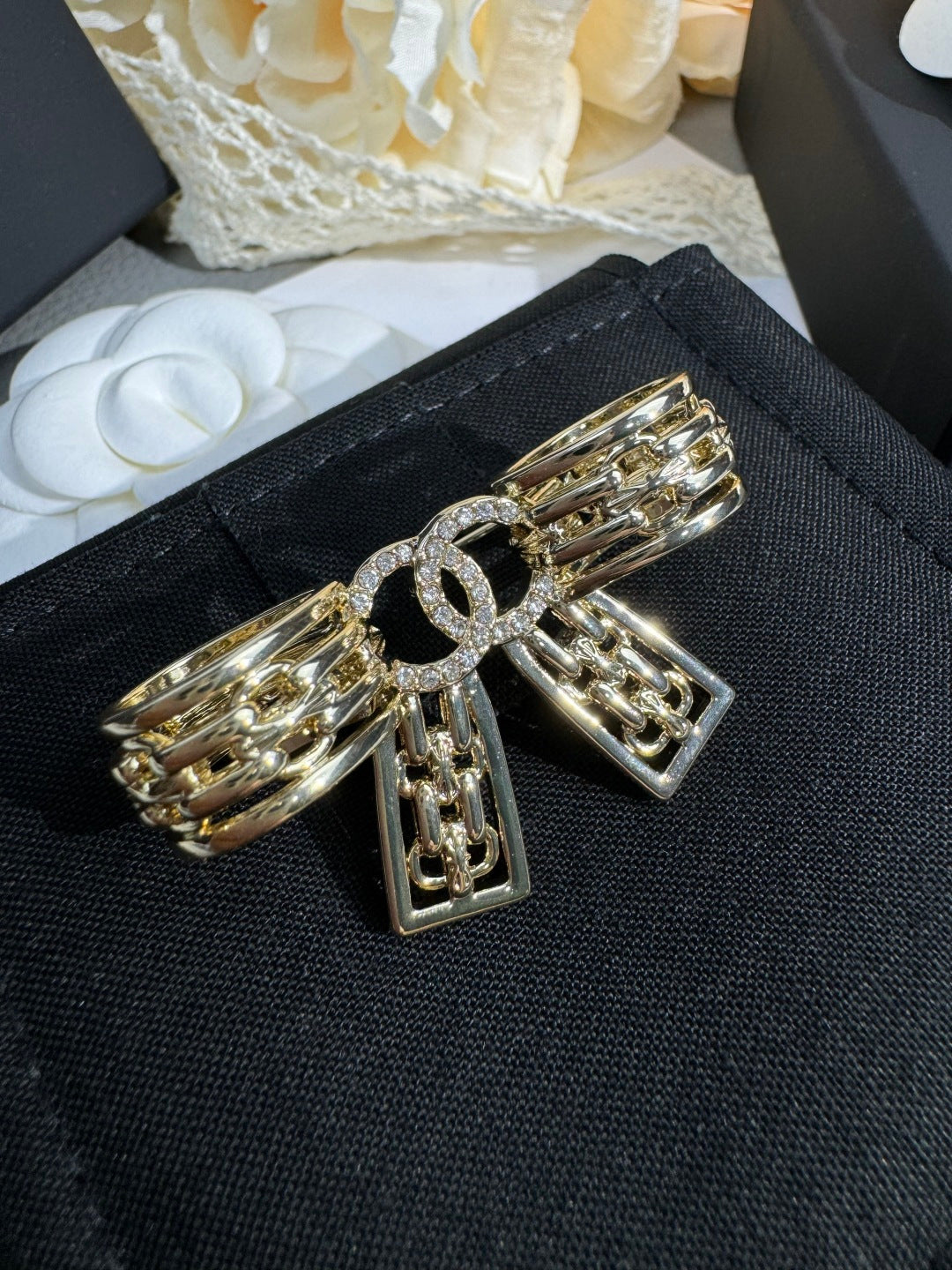 [Panda Jewelry]25K Hollow Bow Brooch