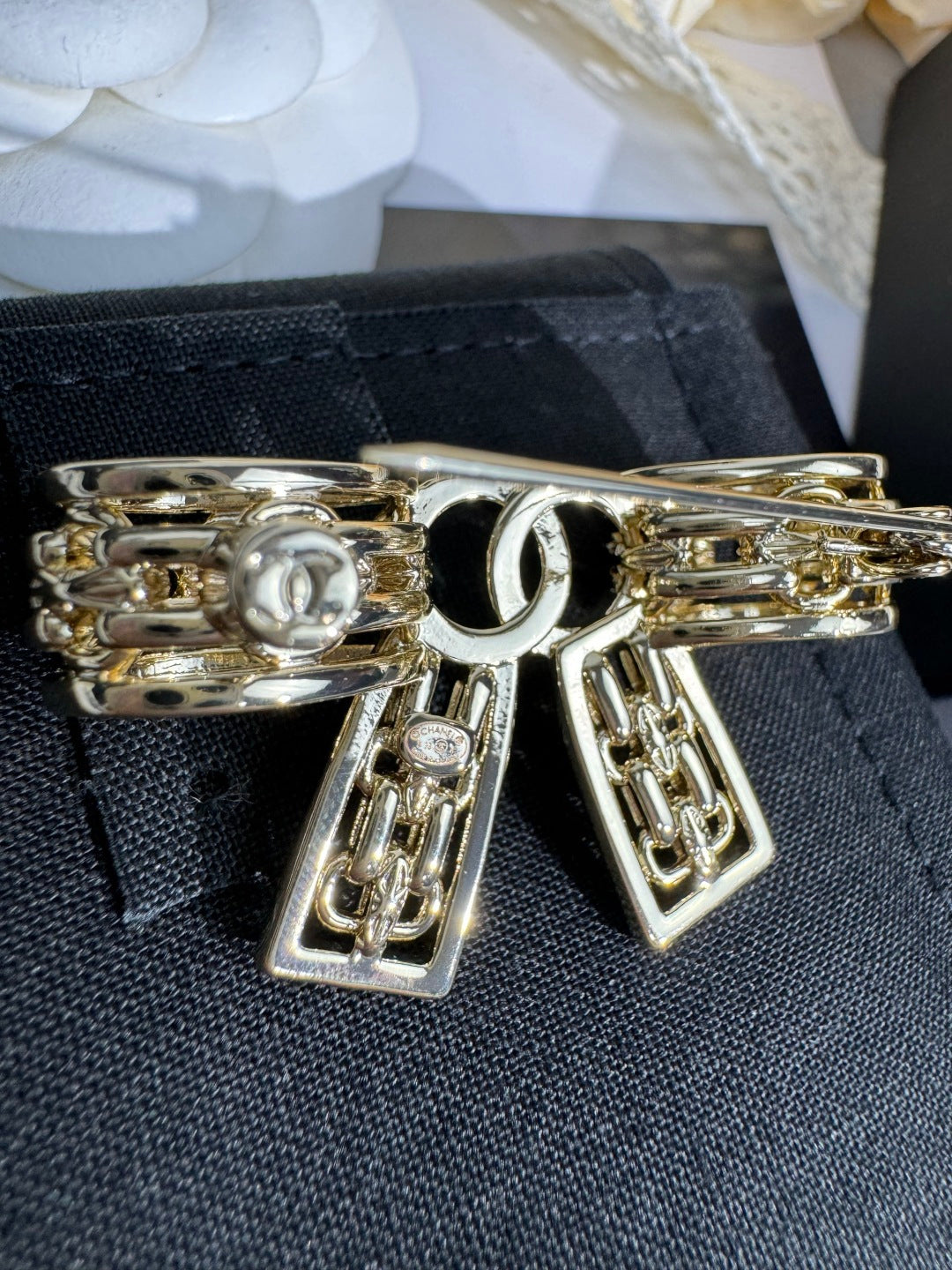 [Panda Jewelry]25K Hollow Bow Brooch