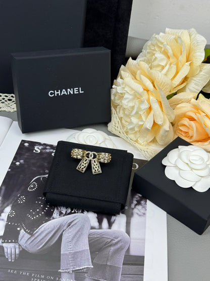[Panda Jewelry]25K Hollow Bow Brooch