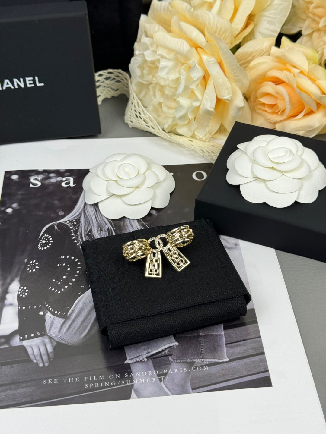 [Panda Jewelry]25K Hollow Bow Brooch