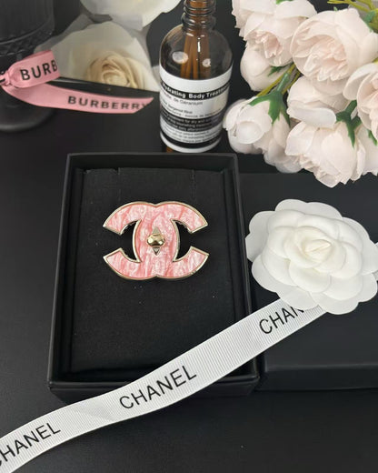 [Panda Jewelry]Pink Resin Classic Brooch 5cm
