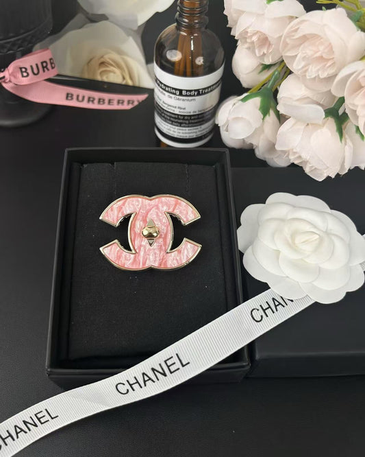 [Panda Jewelry]Pink Resin Classic Brooch 5cm