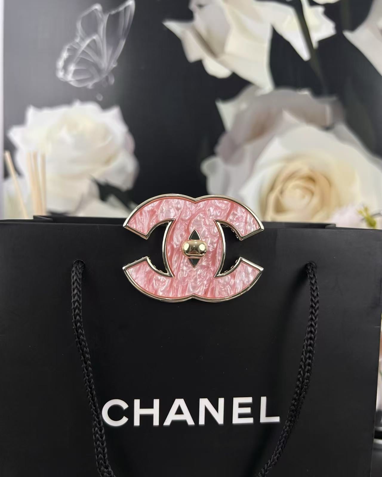 [Panda Jewelry]Pink Resin Classic Brooch 5cm