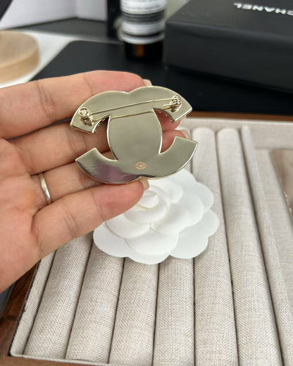 [Panda Jewelry]Pink Resin Classic Brooch 5cm