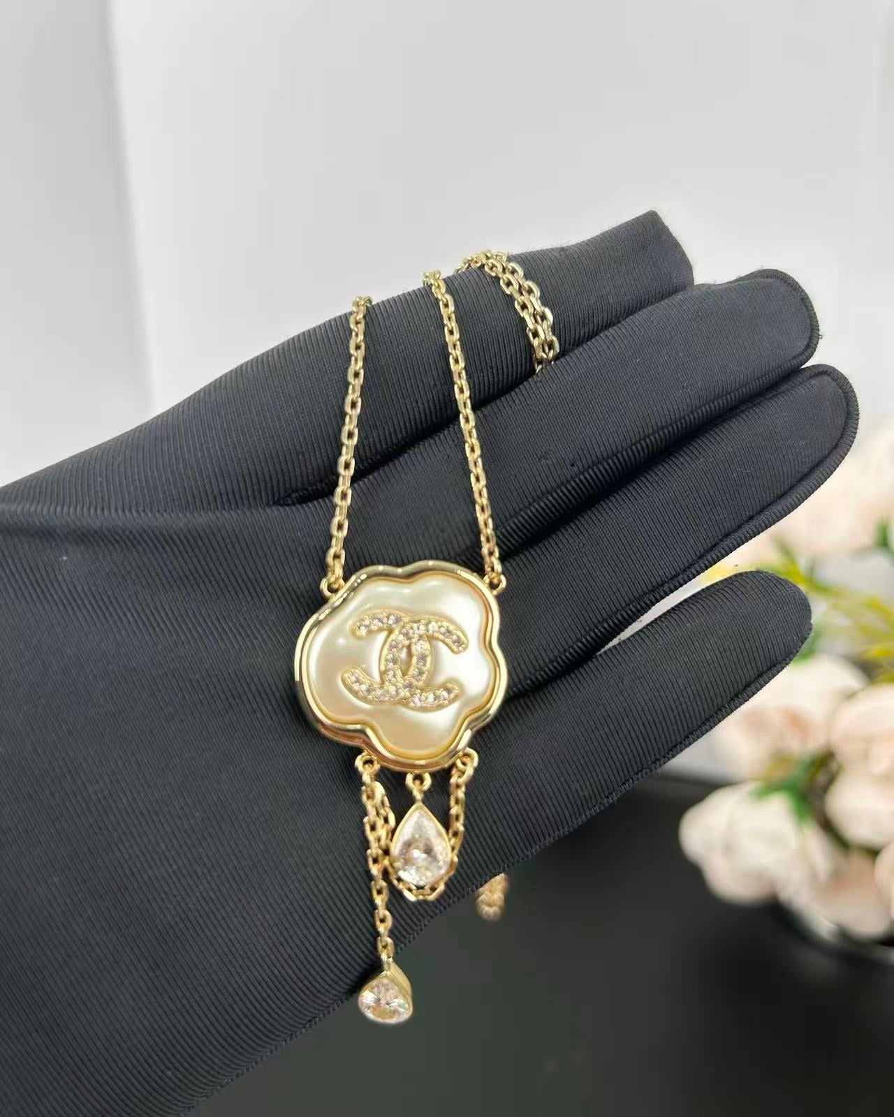 [Panda Jewelry]Cloud Pearl Mother-of-Pearl Diamond Chain Pendant Necklace