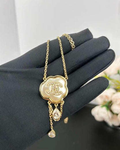 [Panda Jewelry]Cloud Pearl Mother-of-Pearl Diamond Chain Pendant Necklace