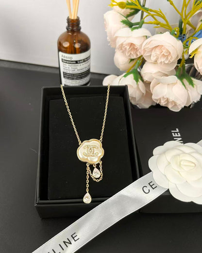 [Panda Jewelry]Cloud Pearl Mother-of-Pearl Diamond Chain Pendant Necklace