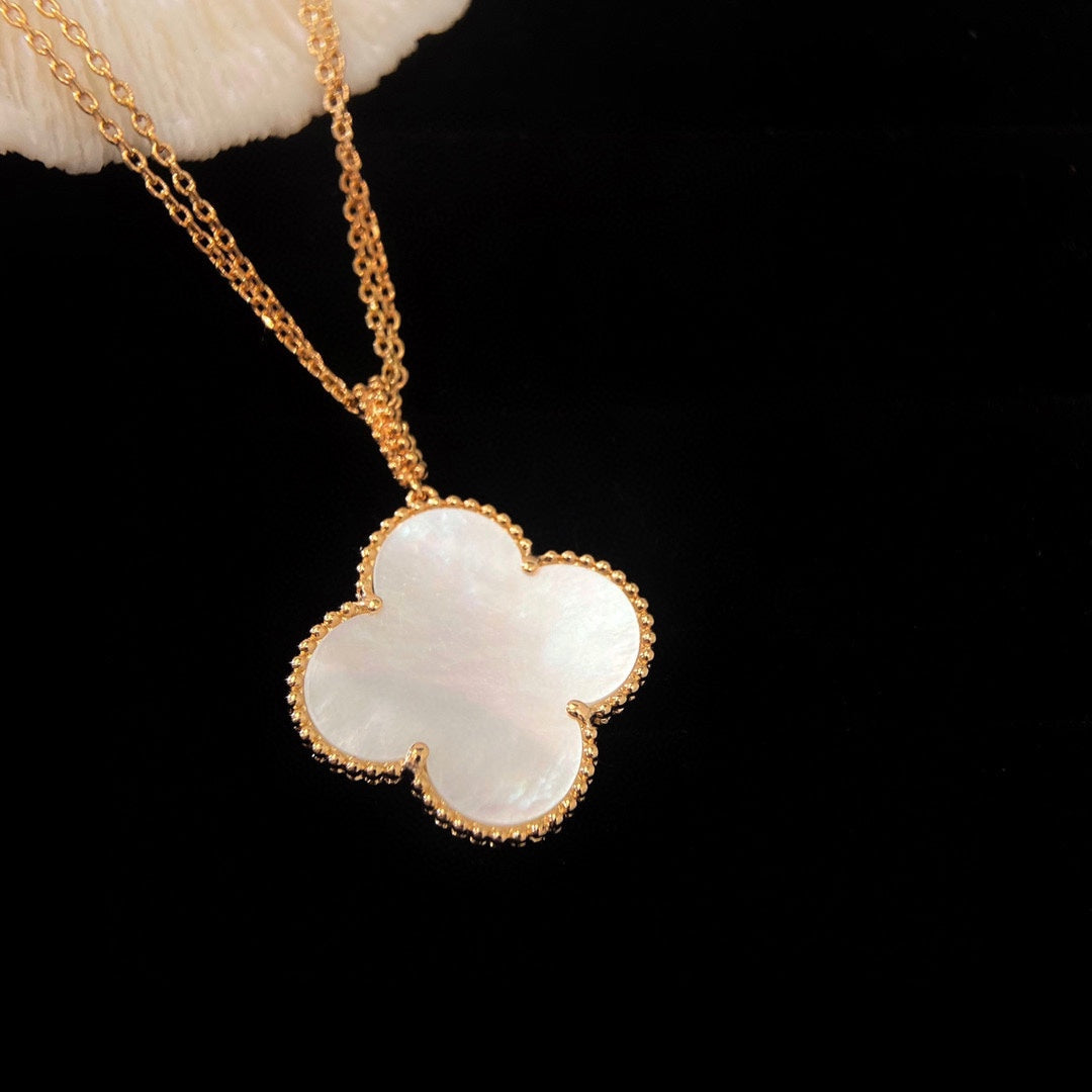 [Panda Jewelry]CLOVER 25MM MOP LARGE PENDANT NECKLACE