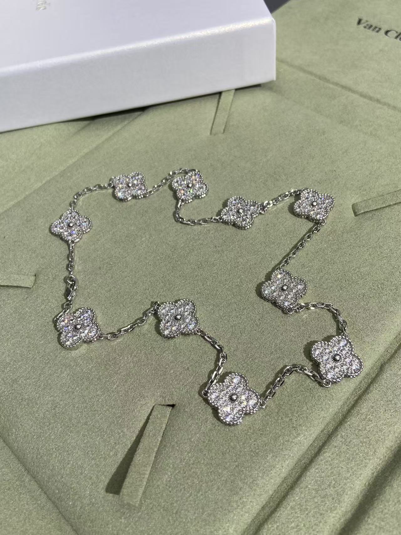 [Panda Jewelry]CLOVER 10 MOTIFS  FULL DIAMOND NECKLACE