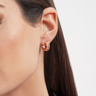 [Panda Jewelry]ZERO 1 ROCK GOLD EARRINGS WITH STUDDED SPIRAL AND PAVED DIAMONDS