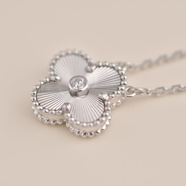 [Panda Jewelry]CLOVER  15MM DIAMOND LASER NECKLACE SILVER