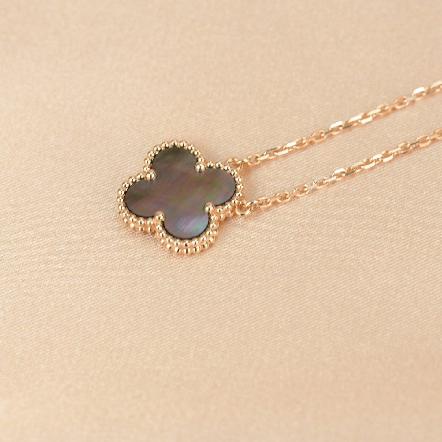 [Panda Jewelry]CLOVER 15MM  GRAY MOTHER OF PEARL NECKLACE
