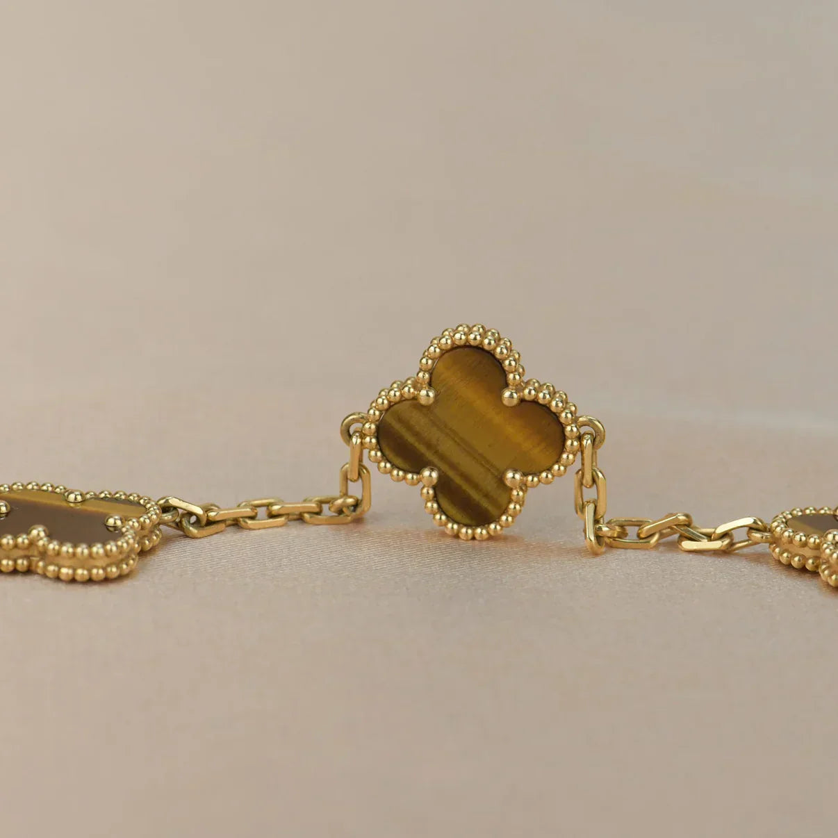 [Panda Jewelry] CLOVER 5 MOTIFS TIGER EYE BRACELET COLLECTION