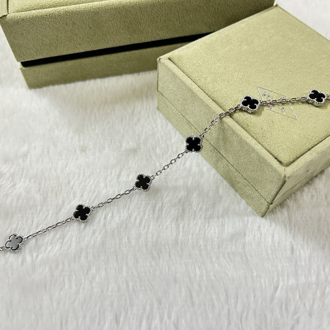 [Panda Jewelry]CLOVER 6 MOTIF  ONYXS BRACELET