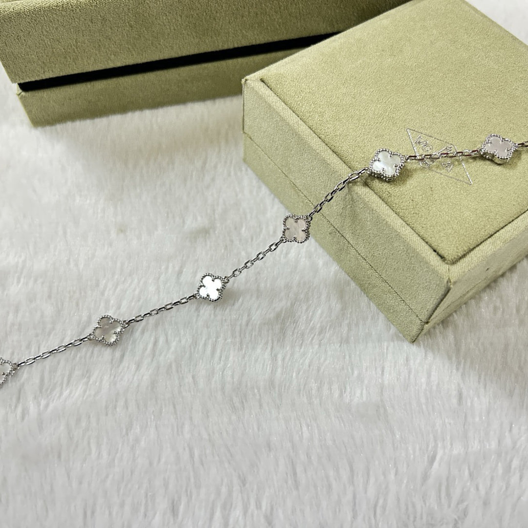 [Panda Jewelry]CLOVER 6 MOTIF WHITE MOP BRACELET