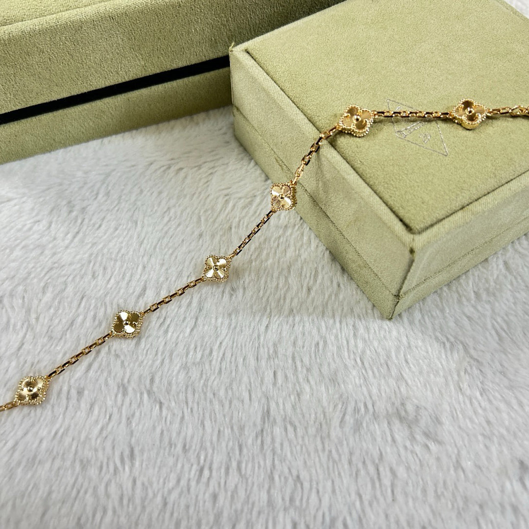 [Panda Jewelry]CLOVER 6 MOTIF DIAMOND BRACELET