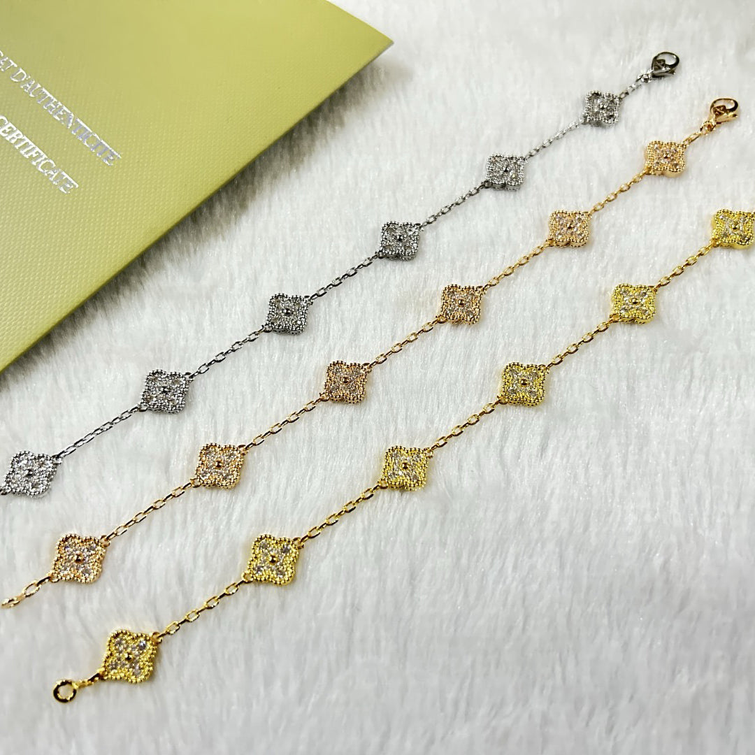 [Panda Jewelry]CLOVER 6 MOTIF DIAMOND BRACELET