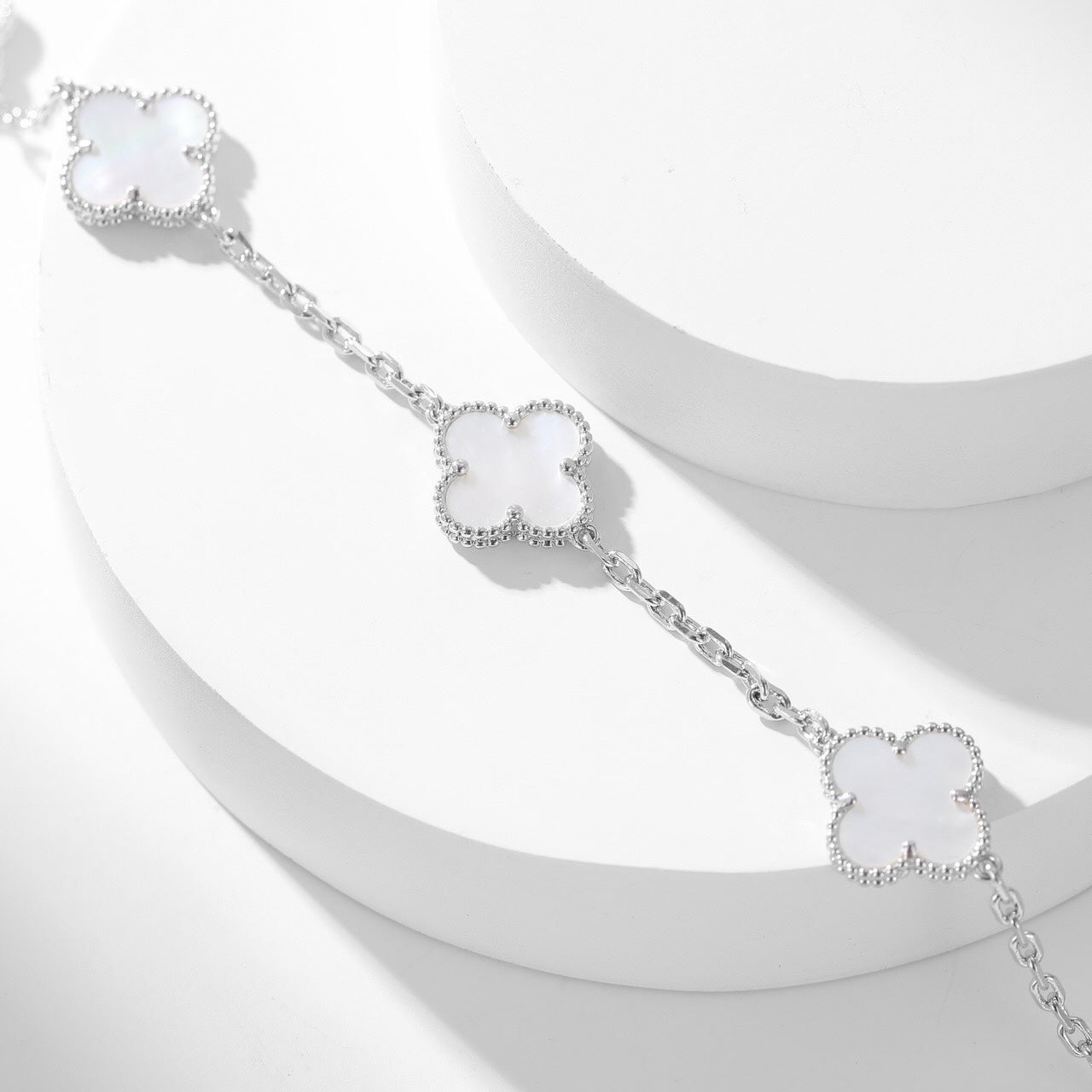 [Panda Jewelry]CLOVER 10 MOTIFS WHITE MOTHER OF PEARL NECKLACE