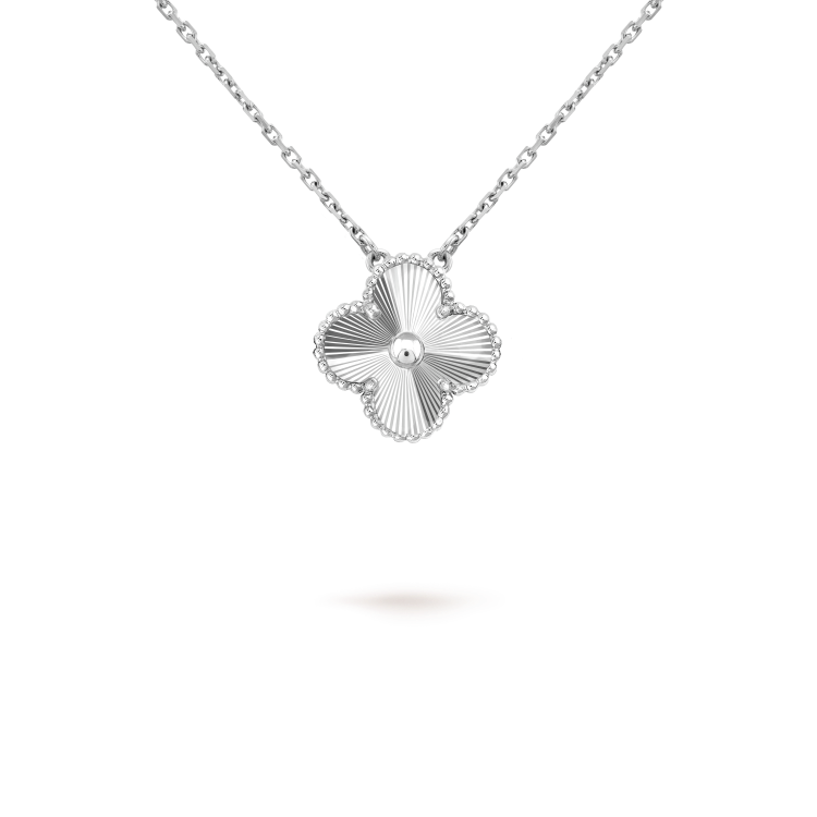[Panda Jewelry]CLOVER 15MM LASER NECKLACE SILVER