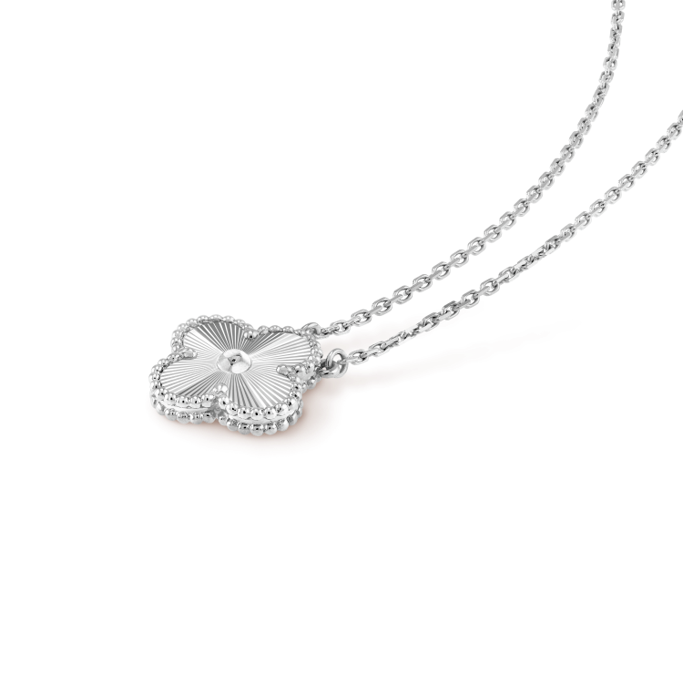 [Panda Jewelry]CLOVER 15MM LASER NECKLACE SILVER
