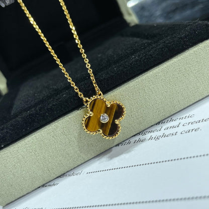 [Panda Jewelry]CLOVER 15MM DIAMOND AND YELLOW TIGER'S EYE AGATE necklace