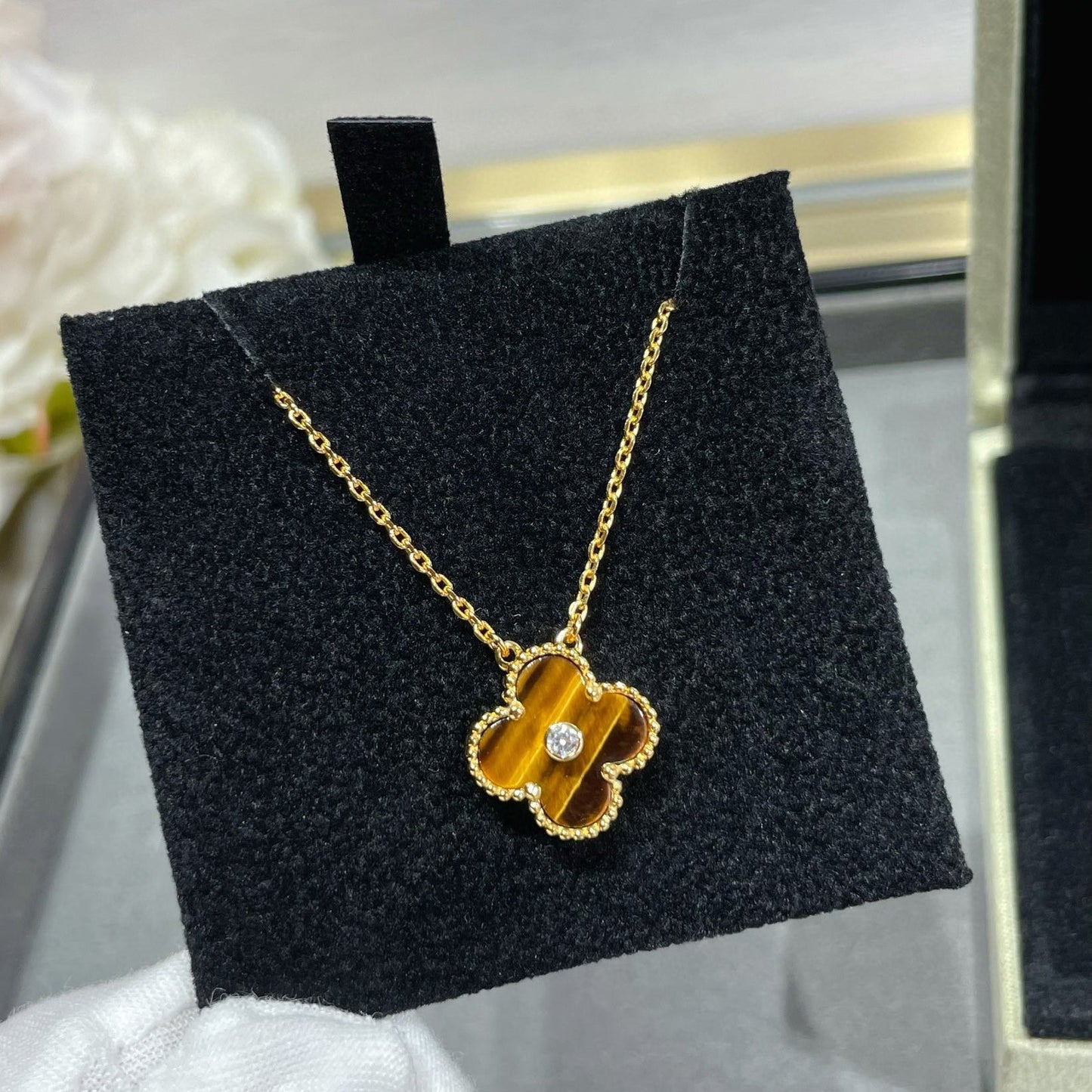 [Panda Jewelry]CLOVER 15MM DIAMOND AND YELLOW TIGER'S EYE AGATE necklace