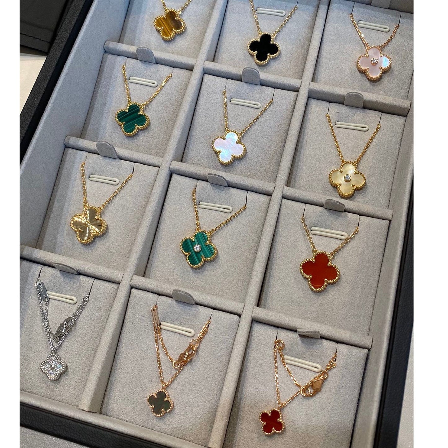 [Panda Jewelry]CLOVER 15MM LASER NECKLACE