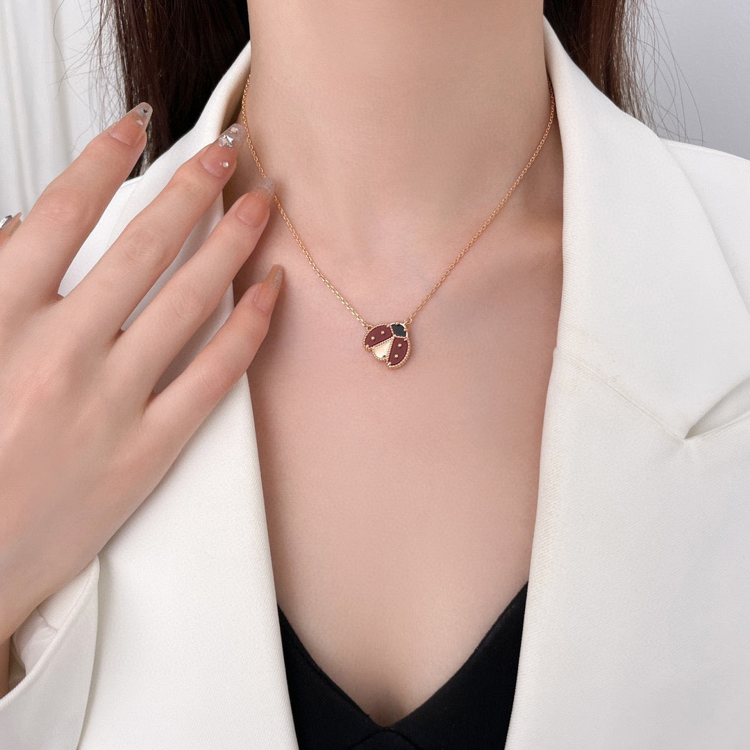 [Panda Jewelry]LUCKY  CARNELIANS LADYBUG NECKLACE