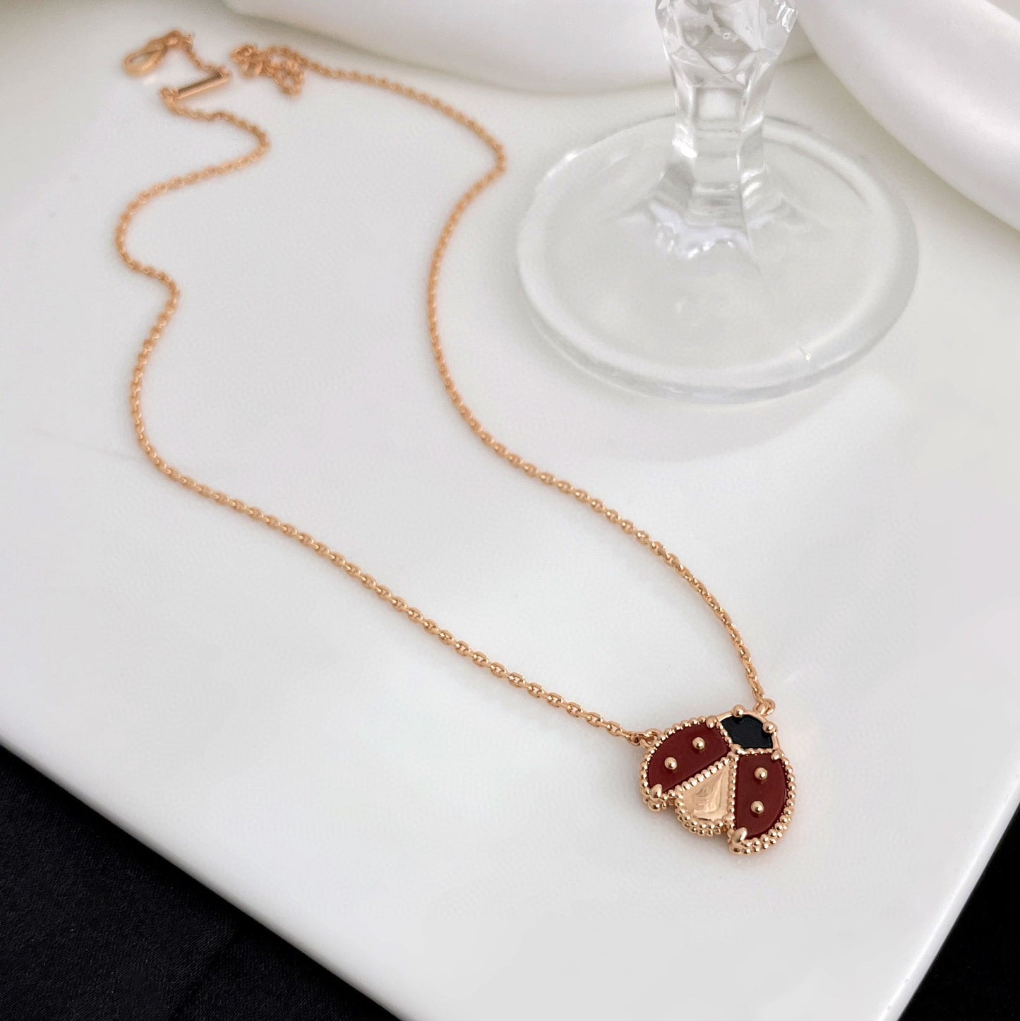 [Panda Jewelry]LUCKY  CARNELIANS LADYBUG NECKLACE