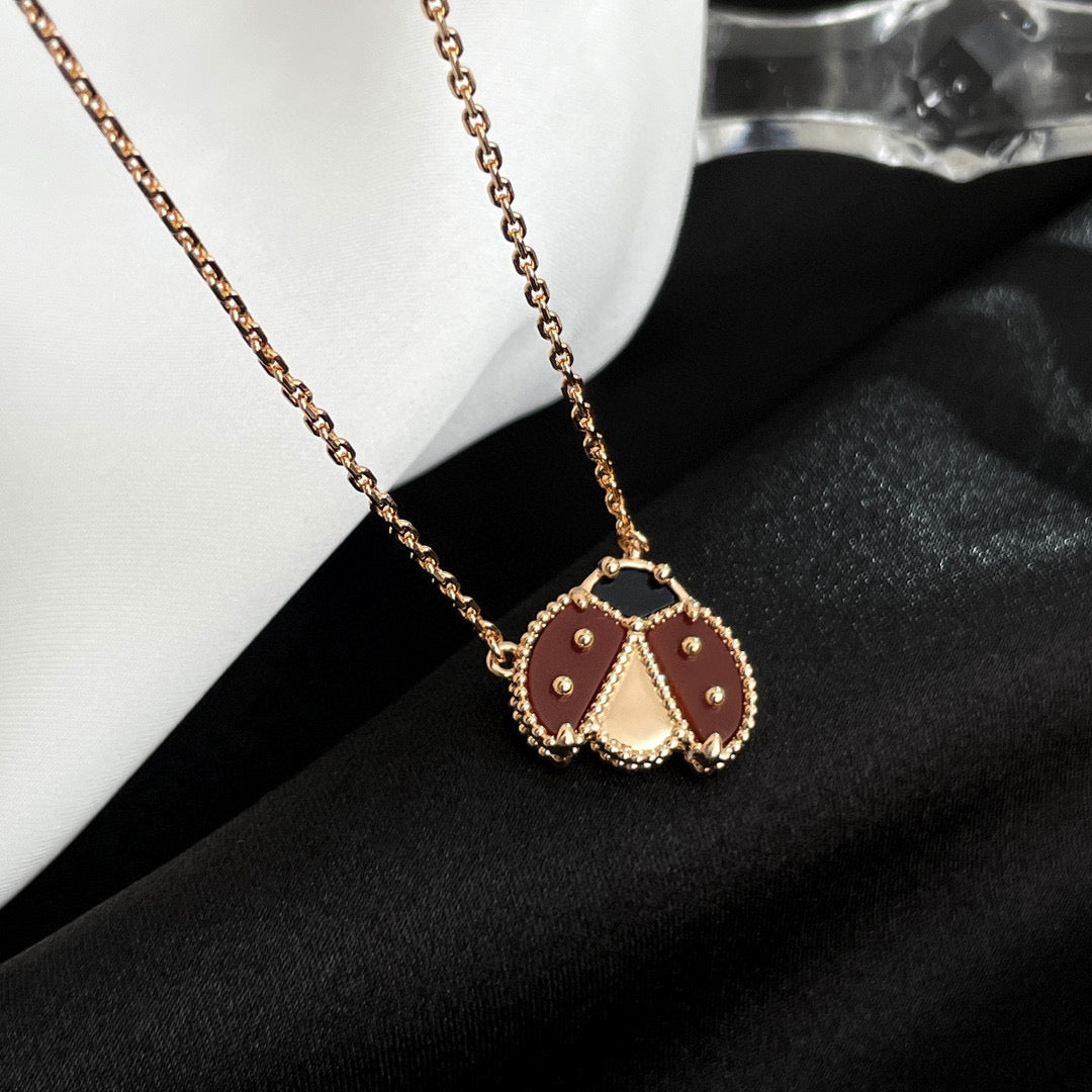 [Panda Jewelry]LUCKY  CARNELIANS LADYBUG NECKLACE