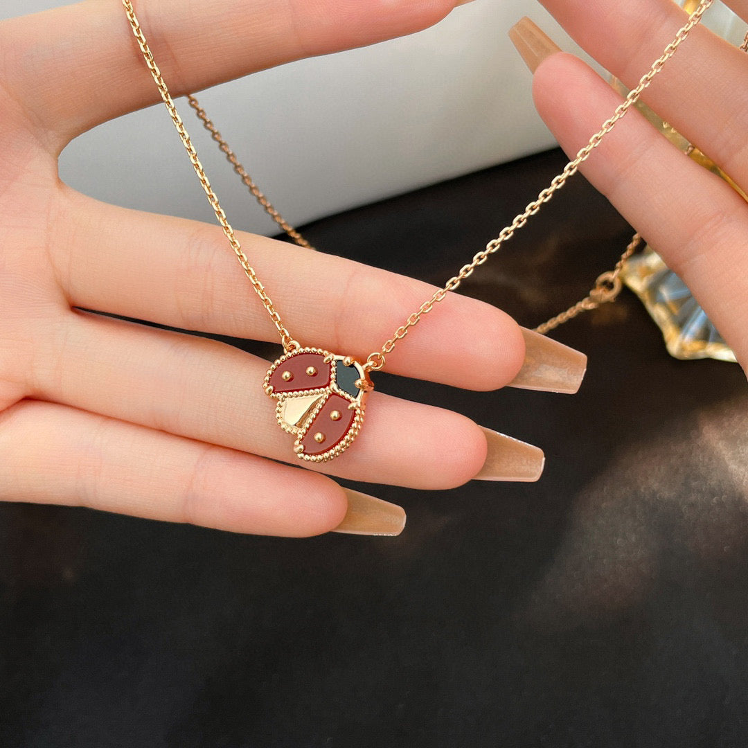 [Panda Jewelry]LUCKY  CARNELIANS LADYBUG NECKLACE