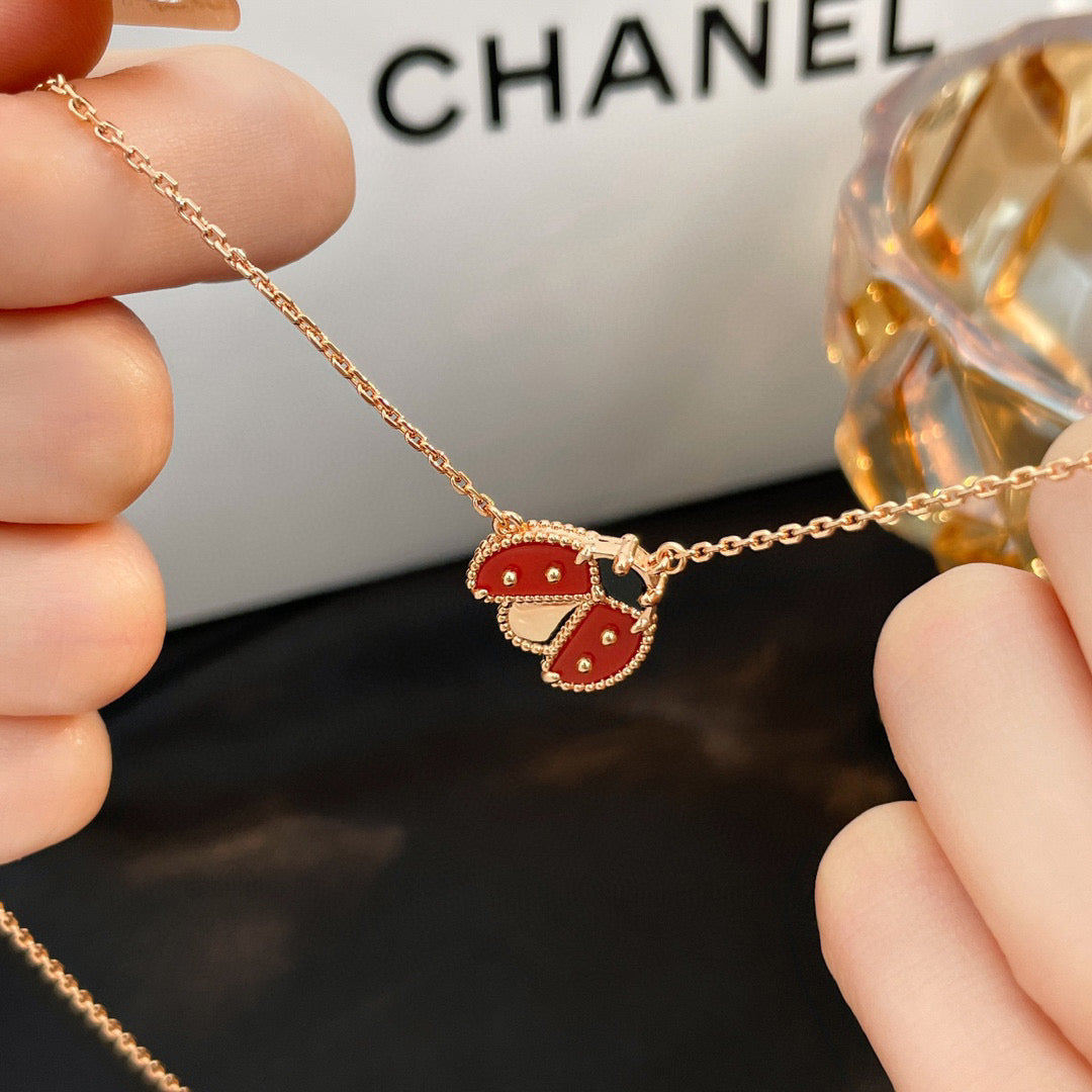 [Panda Jewelry]LUCKY  CARNELIANS LADYBUG NECKLACE