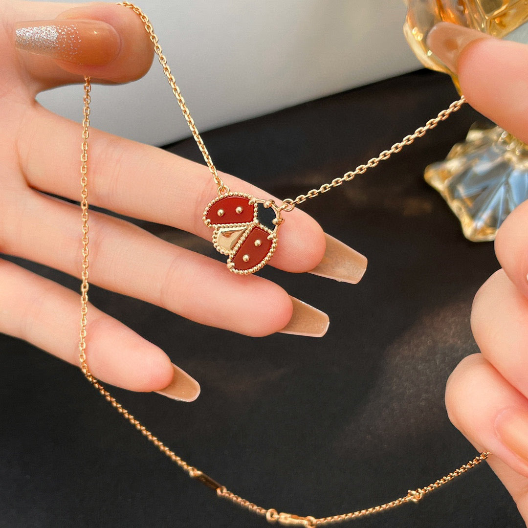 [Panda Jewelry]LUCKY  CARNELIANS LADYBUG NECKLACE