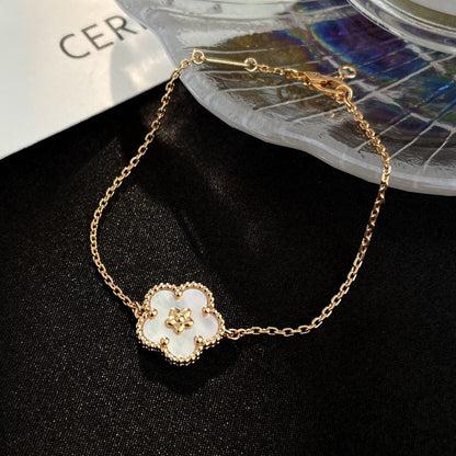 [Panda Jewelry]LUCKY WHITE MOP PLUM BLOSSOM  BRACELET