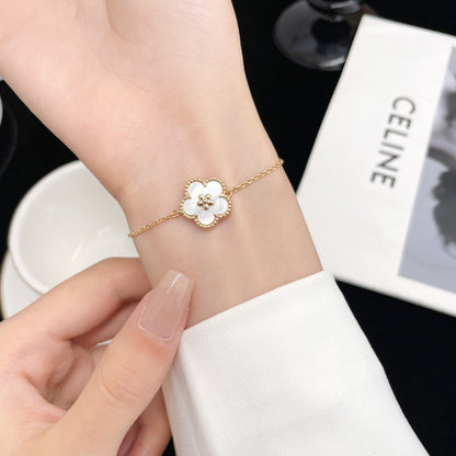 [Panda Jewelry]LUCKY WHITE MOP PLUM BLOSSOM  BRACELET