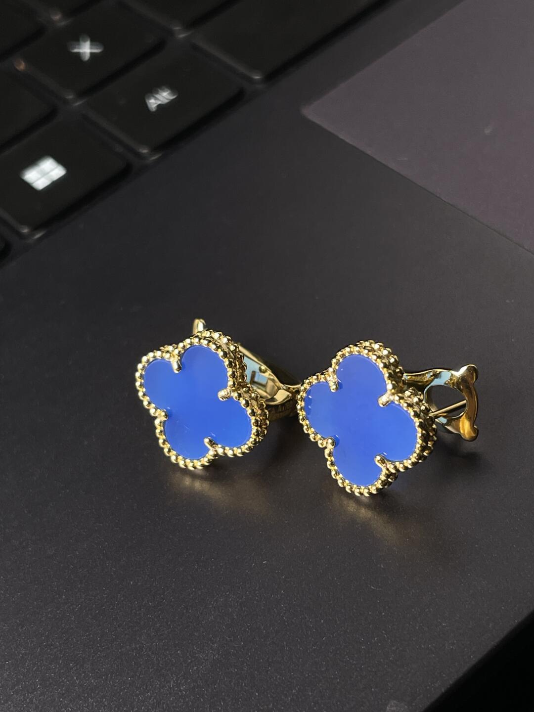 [Panda Jewelry] CLOVER LARGE (20mm) 1 MOTIFS BLUE MOP STUD EARRINGS