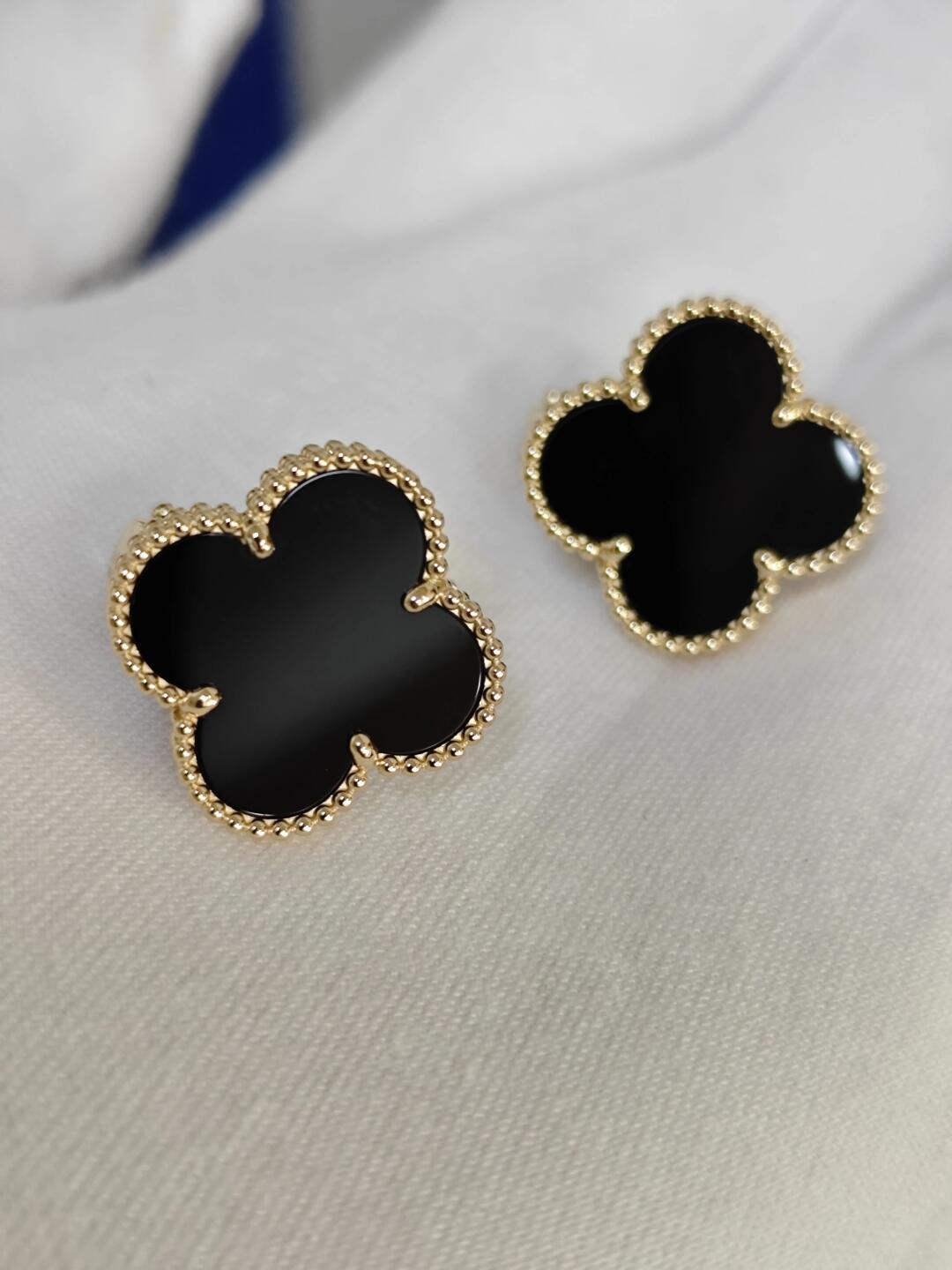 [Panda Jewelry]CLOVER 20MM BLACK MOP EARRINGS