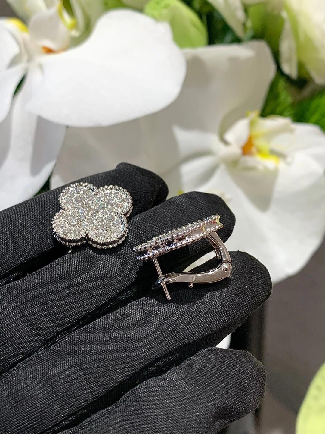 [Panda Jewelry]CLOVER 20MM MOTIFS DIAMOND STUD EARRINGS SILVER