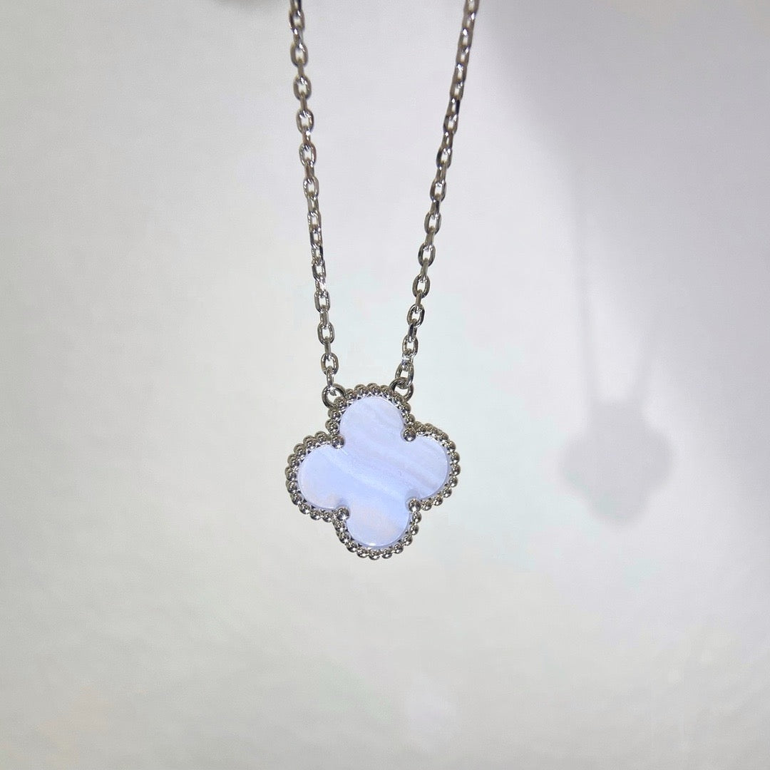 [Panda Jewelry]CLOVER 15MM BLUE CHALCEDONY NECKLACE SILVER