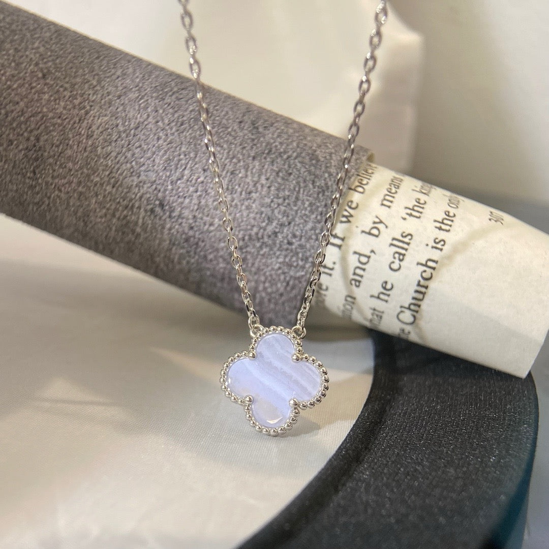 [Panda Jewelry]CLOVER 15MM BLUE CHALCEDONY NECKLACE SILVER