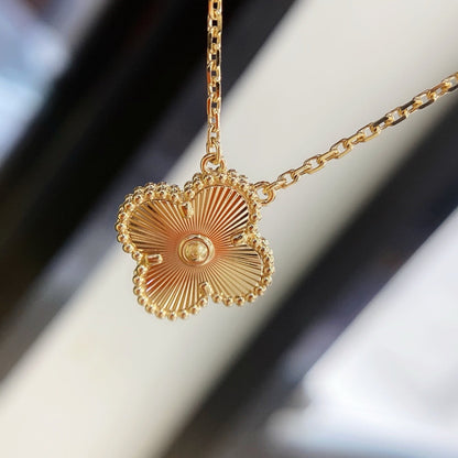 [Panda Jewelry]CLOVER 15MM LASER NECKLACE